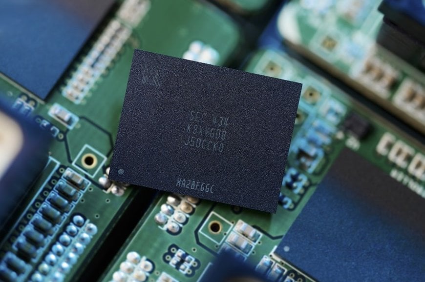 Samsung Begins Industry's First Mass Production of QLC 9th-Gen V-NAND for AI Era